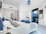 Standard Triple room with sea view