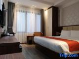 Standard Double room with street view
