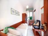 Classic Triple room with city view