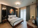 2 Bedrooms Standard Family room with city view