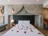 Deluxe with bath Double Studio with sea view