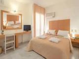 2 Bedrooms Apartment with land view