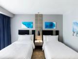 W/floor to Ceiling Windows Twin room
