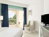 Standard room with partial sea view
