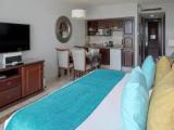 2 Bedrooms Premium Master Suite