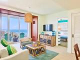 1 Bedroom Deluxe Double Suite with partial ocean view