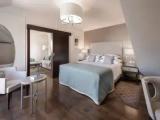 Luxury Single Suite