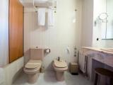 Standard Triple room with street view