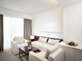 Suite with balcony and with park view