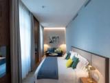 Suite with lake view