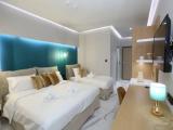 Deluxe room with balcony and with garden view