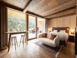 Suite with mountain view