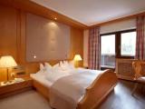 Superior room with balcony and with mountain view