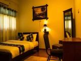 2 Bedrooms Standard Family room with balcony