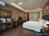 Deluxe Double room with city view