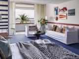 Apartment with harbour view