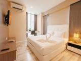 Suite with mountain view