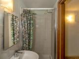 Standard Quadruple room with street view