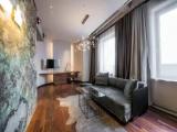 Suite with city view