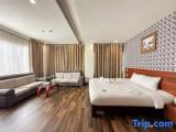 Suite with city view