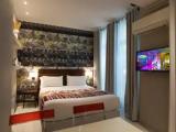 Deluxe Single Suite