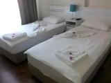 Standard Triple room with city view