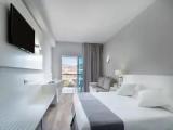 Triple room with balcony