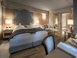 Comfort room with balcony