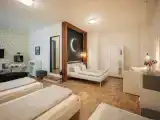 Standard room with courtyard view