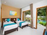 2 Bedrooms Double Family Suite with pool view