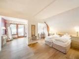 Suite with balcony