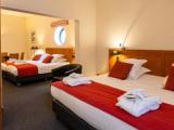 1 Bedroom Standard Quadruple Family room