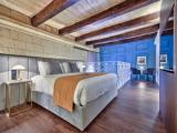 Deluxe Duplex Suite
