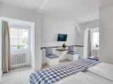Standard Double room with partial sea view