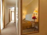 Standard Triple room with partial view
