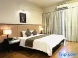 Deluxe Double room with city view