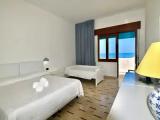 Triple room with sea view