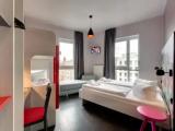 Quintuple room
