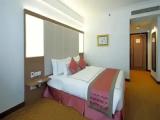 Standard Club room with city view