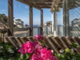 Premium Suite with partial ocean view