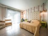 Suite with balcony and with city view