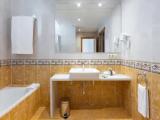2 Bedrooms Suite with golf view