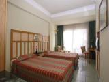 Standard Double room with partial sea view