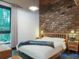 6 Bedrooms Villa