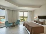 2 Bedrooms Premium Suite with pool view