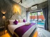 1 Bedroom Deluxe Double room with pool view