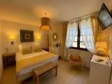 Standard room with lake view