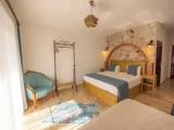 Standard Triple room with balcony