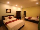 Standard Triple room with pool view