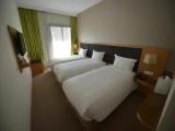 Standard Triple room with city view